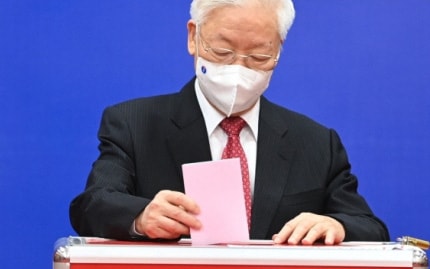 Ảnh: Tổng Bí thư Nguyễn Phú Trọng bỏ phiếu bầu cử tại Hà Nội