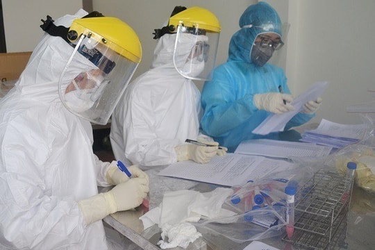 Phát hiện hơn 300 công nhân ở Bắc Giang dương tính với SARS-CoV-2, Bộ Y tế họp khẩn