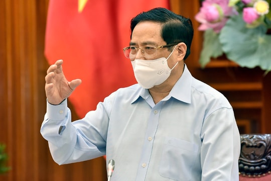 Thủ tướng Phạm Minh Chính gửi thư khen các "chiến sĩ áo trắng" trên trận chiến chống COVID-19