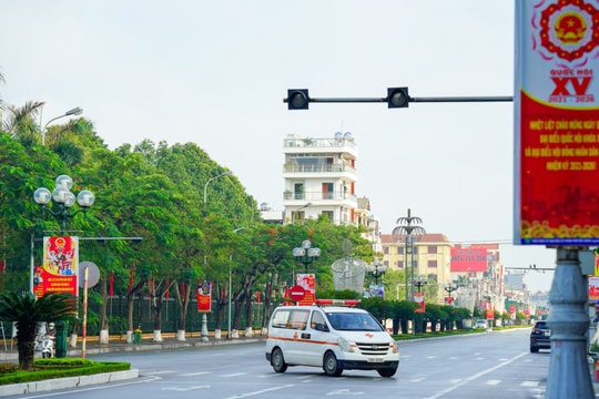 TP Bắc Giang vắng lặng giữa "tâm bão Covid-19", đường phố không bóng người