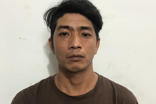 Thợ sơn đâm người giúp việc và chủ nhà trọng thương, cướp tài sản