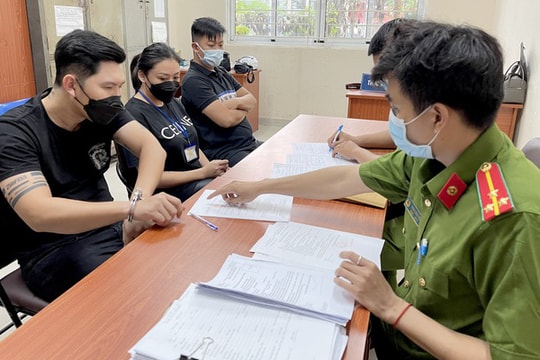 Bắt giam tài xế siêu xe Ferrari chống đối CSGT, khởi tố người bạn gái