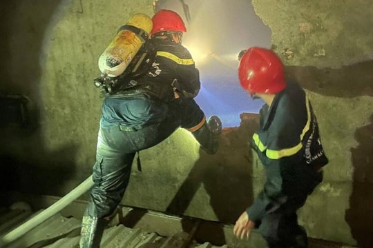 Lại cháy nhà ở TP.HCM, 3 người trong gia đình thương vong