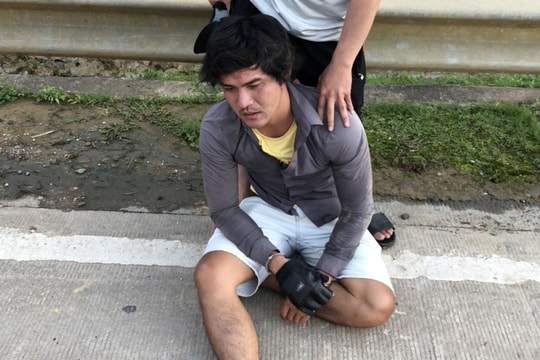 Bị yêu cầu khai báo y tế, thanh niên đánh 2 CSGT bị thương