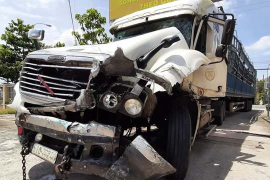 Tài xế thông chốt kiểm soát dịch bệnh gây tai nạn bị điều tra 2 tội danh