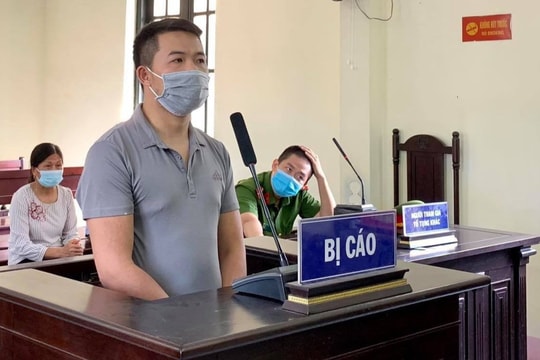 Đánh cảnh sát ở chốt kiểm soát dịch Covid-19, lĩnh 2 năm tù