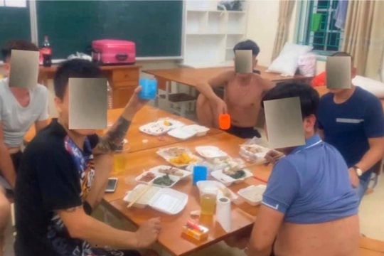 Xử phạt 5 người tụ tập ăn uống trong khu cách ly tập trung ở Bắc Giang