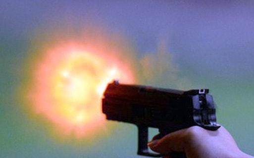 Thử súng làm chết người, cựu cảnh sát bị phạt tù