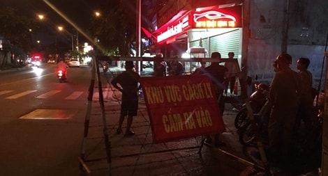Cháy vựa ve chai trong điểm phong tỏa, một người tử vong