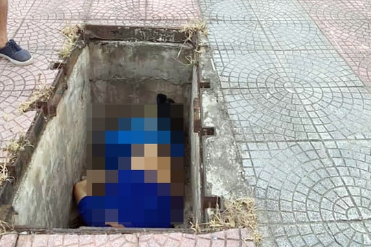 Hà Nội: Phát hiện thi thể người đàn ông dưới hố ga ven đường