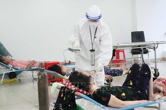 Bên trong một bệnh viện dã chiến điều trị bệnh nhân COVID-19 tại TP Hồ Chí Minh