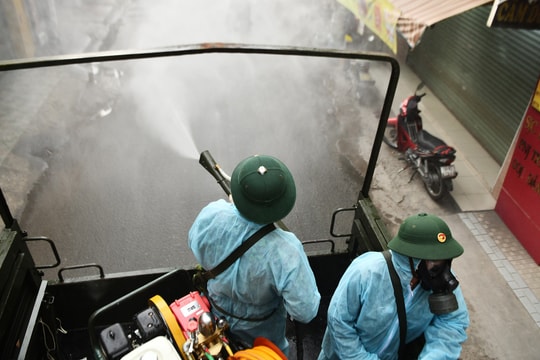 Quân đội phun khử khuẩn cho TP.HCM từ ngày mai