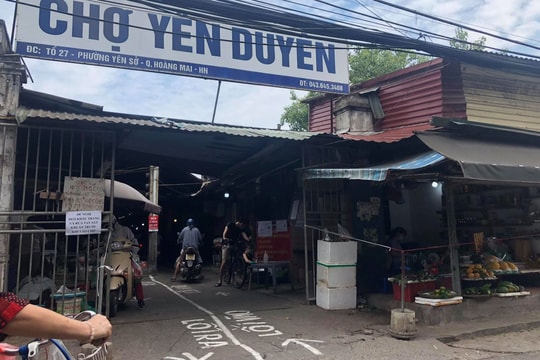 Hà Nội ngày thứ 3 giãn cách: Chợ dân sinh thực phẩm dồi dào, giá cơ bản ổn định