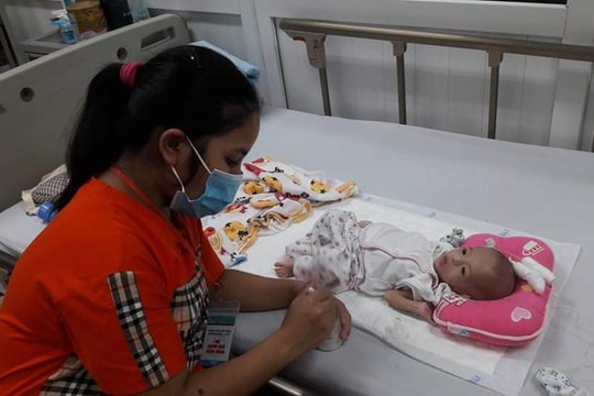 Xin hãy cứu sự sống của bé 5 tháng tuổi đang đau đớn vì bệnh tắc ruột bẩm sinh