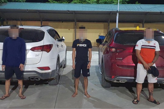 Hà Nội: Bất chấp lệnh cấm, ba thanh niên rủ nhau lên núi... uống rượu