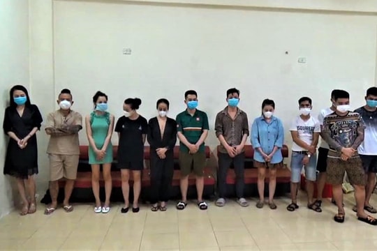 Dương Minh Tuyền bị bắt quả tang khi bay lắc ở quán karaoke