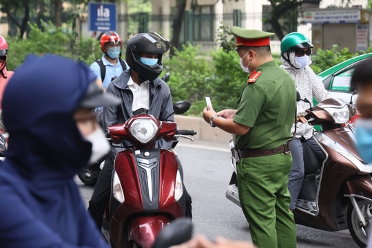 Hà Nội xử phạt hơn 1.000 người vi phạm phòng chống dịch