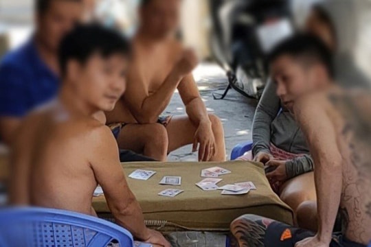 7 người không đeo khẩu trang, đánh bài ở Đà Nẵng bị phạt 84 triệu