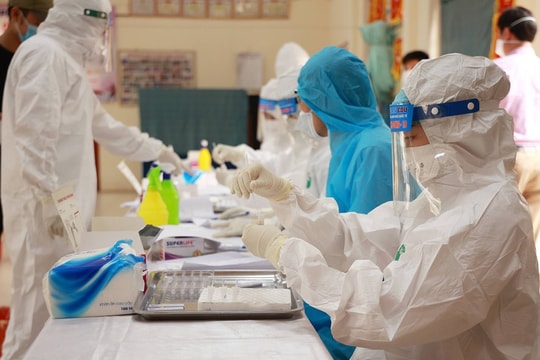 Hà Nội thêm 33 ca dương tính SARS-CoV-2, riêng ổ dịch tại quận Thanh Xuân có 13 ca