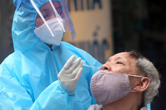 [Ảnh] Hà Nội quyết bóc tách sạch F0 trong cộng đồng trước khi kết thúc giãn cách xã hội