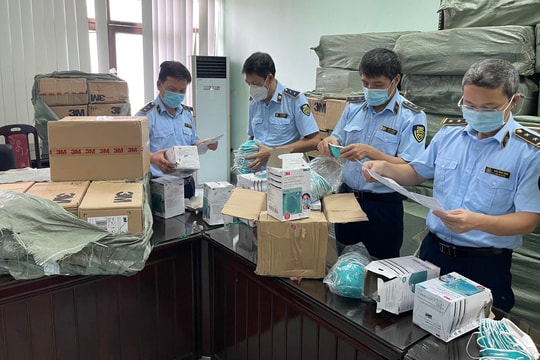 Thu giữ hàng chục nghìn khẩu trang 3M có dấu hiệu giả mạo nhãn hiệu tại Hà Nội