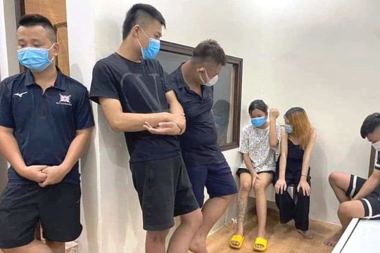 Bắt quả tang 7 nam nữ mở tiệc ma túy giữa tâm dịch