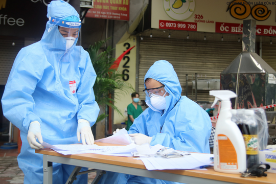 [Ảnh] Hà Nội hoàn thành lấy 1 triệu mẫu xét nghiệm, từ mai sẽ phân theo 3 vùng ngăn dịch lây lan