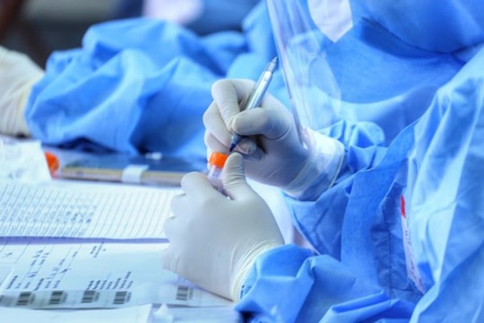 Hà Nội thêm 2 ca mắc COVID-19 tại khu cách ly và phong tỏa