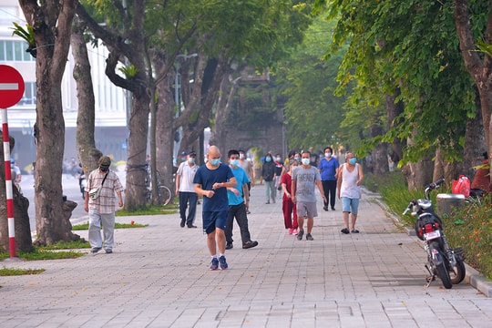 Người dân Thủ đô phấn khởi trong ngày hội "toàn dân tập thể dục"