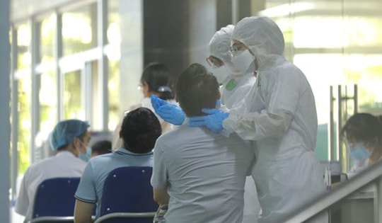 Người dân di chuyển giữa các vùng nguy cơ cần xét nghiệm, cách ly ra sao?