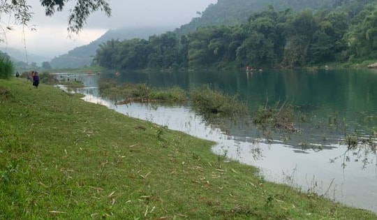 Lật thuyền trong đêm ở Hà Giang khiến nhiều học sinh tử vong và mất tích