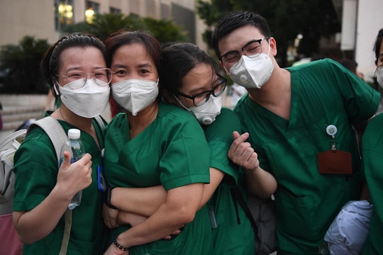 Toàn cảnh COVID-19 sáng 7/10: Nhân lực y tế hỗ trợ chống dịch sẽ rút khỏi TP. HCM trước 15/10 