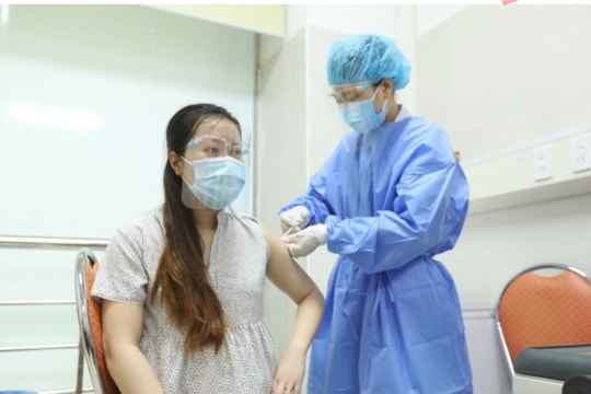 Bệnh viện Phụ Sản Hà Nội tiêm vaccine phòng COVID-19 cho thai phụ