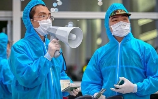 Toàn cảnh COVID-19 sáng 11/10: Người đến từ TP.HCM phải cách ly tập trung, Hà Nội làm khó dân?  