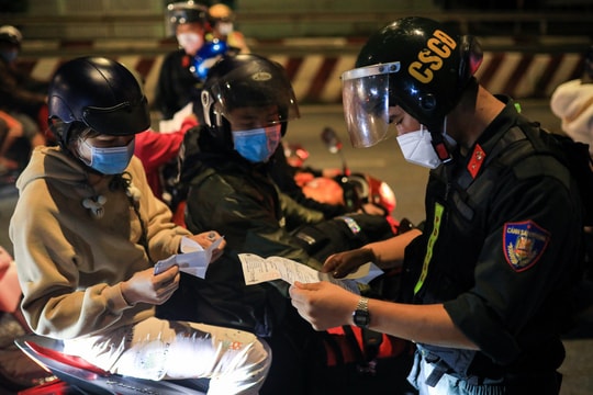 Điều kiện miễn, giảm tiền phạt vi phạm phòng chống dịch