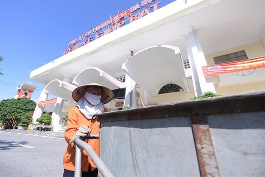 Ảnh: Bến xe Hà Nội tất bật chuẩn bị mở cửa trở lại