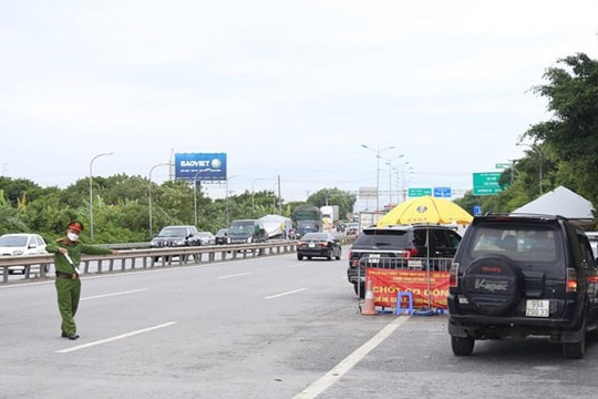 Toàn cảnh COVID-19 sáng 15/10: TP. HCM và Hà Nội vẫn duy trì các chốt kiểm soát cửa ngõ