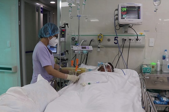 Báo động tình trạng ngộ độc methanol do uống rượu không rõ nguồn gốc