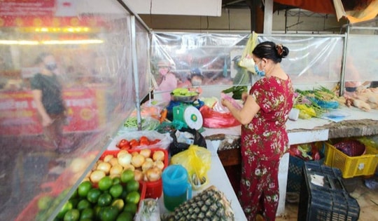 Thích ứng an toàn, linh hoạt với COVID-19: 68 chợ truyền thống tại TP.HCM mở cửa trở lại