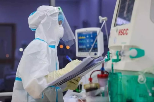 Sáng 18/10: Chỉ còn 3.413 bệnh nhân COVID-19 nặng; Y bác sĩ TP. HCM đến hỗ trợ các tỉnh chống dịch