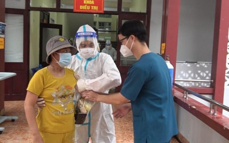 Toàn cảnh COVID-19 sáng 22/10: 'Choáng' với viện phí 2,3 tỷ đồng của sản phụ mắc COVID-19