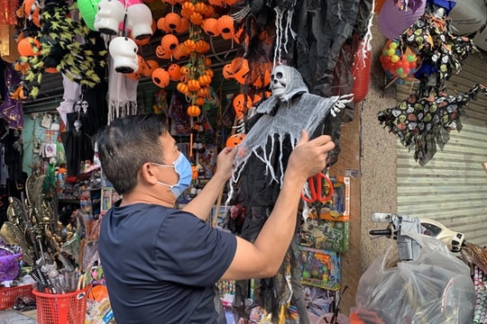 Đồ chơi Halloween ế khách