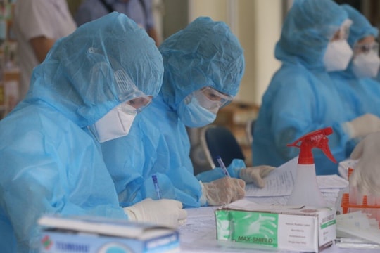 Ngày 29/10: Thêm 4.899 ca mắc mới, 2.169 bệnh nhân COVID-19 được công bố khỏi bệnh