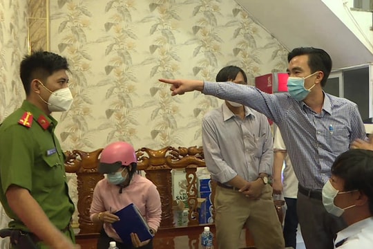 Người đàn ông chỉ tay, lớn tiếng quát cảnh sát bị phạt 2,5 triệu đồng