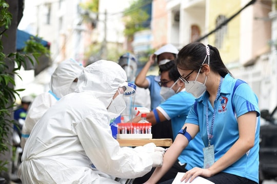 Toàn cảnh COVID-19 chiều 13/11: TP. HCM có thể giãn cách xã hội nếu ca mắc tăng không kiểm soát