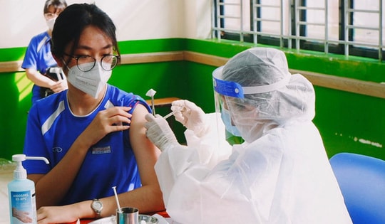 Hơn 1,4 triệu liều vaccine phòng COVID-19 đã tiêm cho trẻ từ 12-17 tuổi tại 16 tỉnh, thành nào?