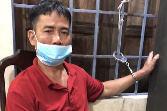 Bắt khẩn cấp gã côn đồ đâm đại uý công an