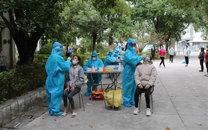 Toàn cảnh COVID-19 sáng 23/11: Ổ dịch Quốc Oai, phong tỏa gấp 3 công ty trên địa bàn