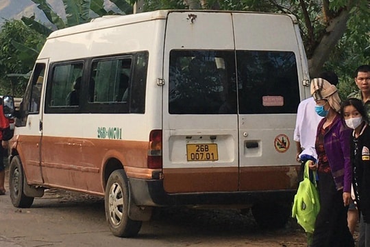 Vụ học sinh tử vong vì văng khỏi xe đưa đón ở Sơn La: Ai phải chịu trách nhiệm?