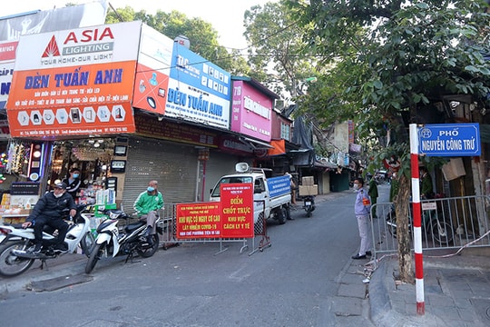 Lập chốt phong toả khu tập thể Nguyễn Công Trứ do liên quan đến hàng chục ca F0